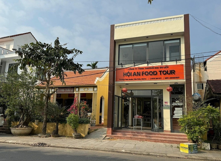 Picture 2 for Activity From Hoi An/Da Nang: Shared Shuttle Bus to the Golden Bridge