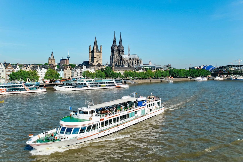 Picture 7 for Activity Cologne: Panoramic City Cruise