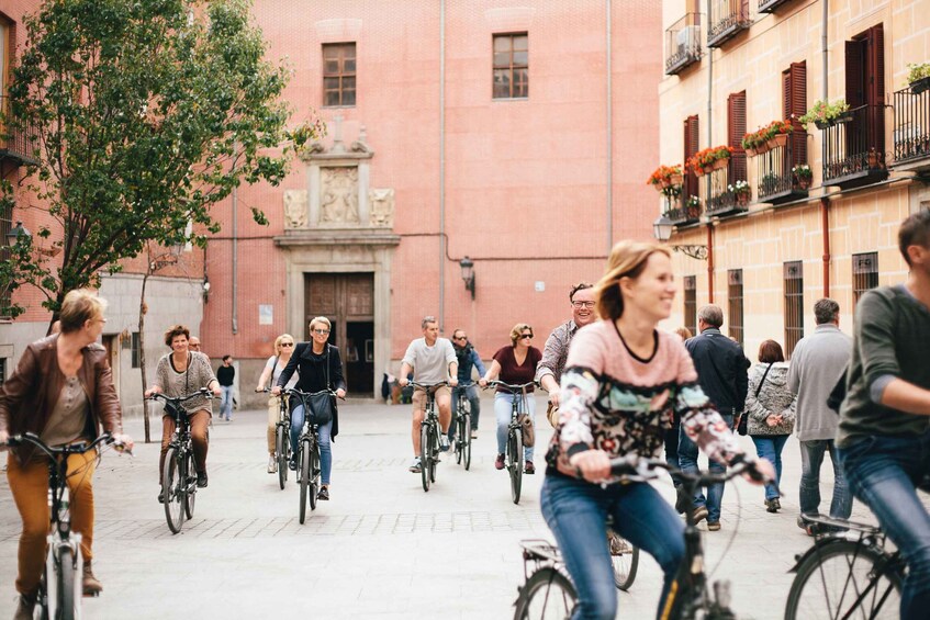 Picture 4 for Activity Top highlights of Madrid Bike Tour- 3hrs (e-bike optional)