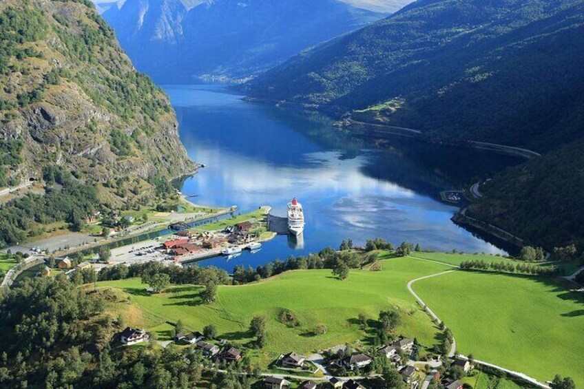 Guided Tour To Nærøyfjorden, Flåm And Stegastein - Viewpoint Cruise