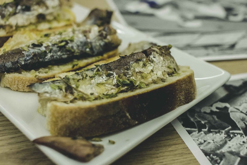 Picture 3 for Activity Porto: Evening Local Food Crawl with Drink Pairings