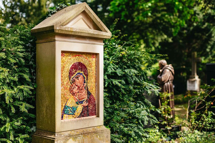 Picture 12 for Activity Cologne: Melaten Cemetery Life, Love and Death Tour