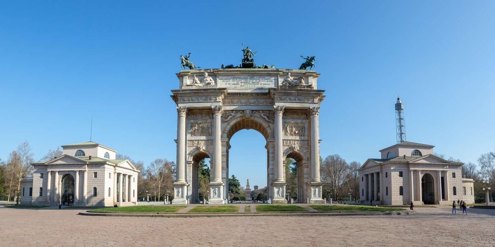 Picture 8 for Activity Milan: Private Guided Walking Tour with Aperitif