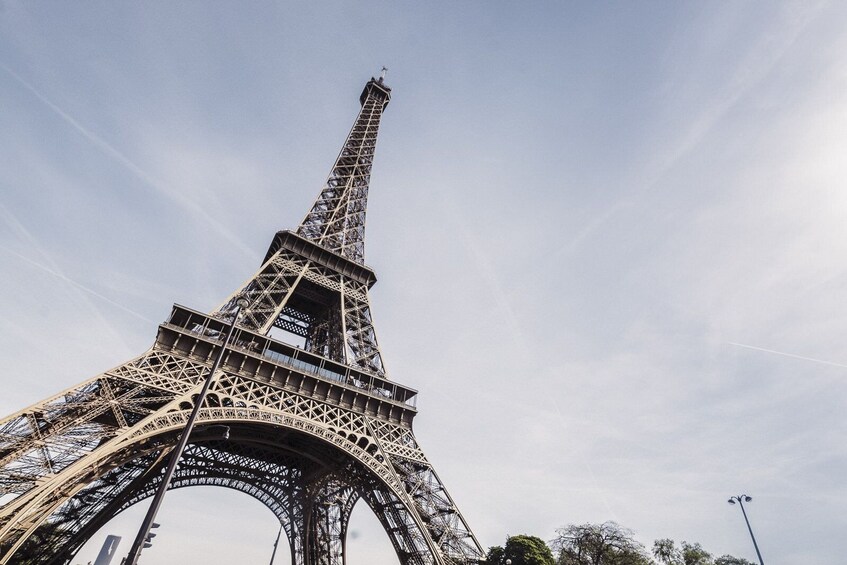 Paris in a Day with Louvre, Eiffel Tower, City Walk & Cruise
