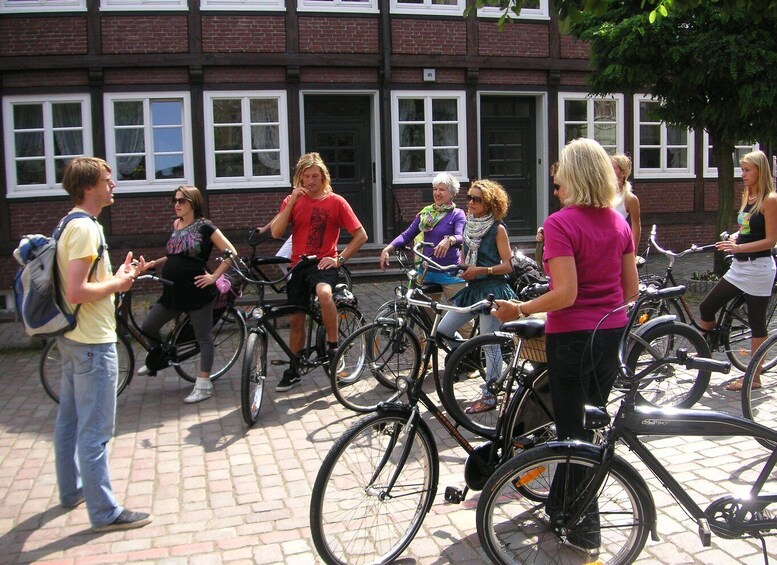 Picture 3 for Activity Hamburg 3.5-Hour Bike Tour