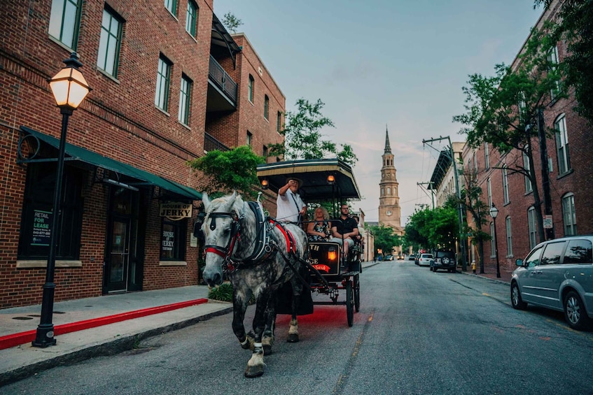Charleston: Haunted Carriage Evening Tour