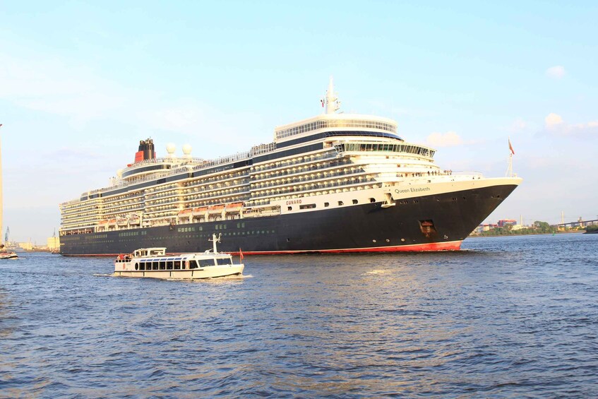Picture 4 for Activity Hamburg: Harbor Cruise