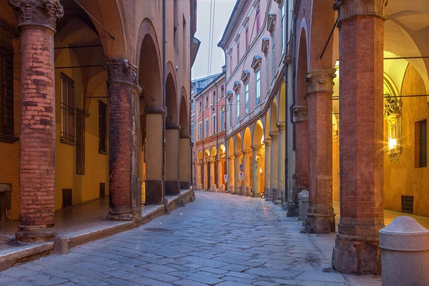 Picture 20 for Activity Bologna: City Center Walking Tour