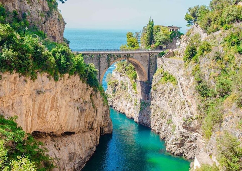 Picture 2 for Activity Amalfi Coast: Boat and Snorkeling Tour with Fruit & Drinks