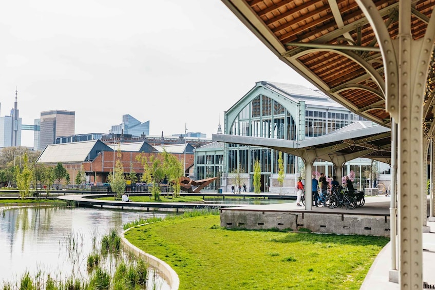 Picture 2 for Activity Brussels: City Highlights and Hidden Gems Bike Tour