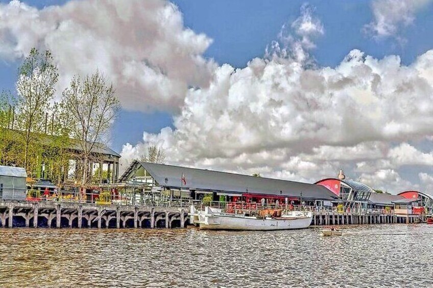Tour to the North Zone of Buenos Aires and Navigation in Tigre