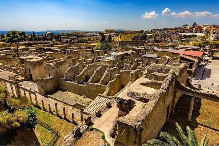 Pompeii, Herculaneum and Vesuvius in a group