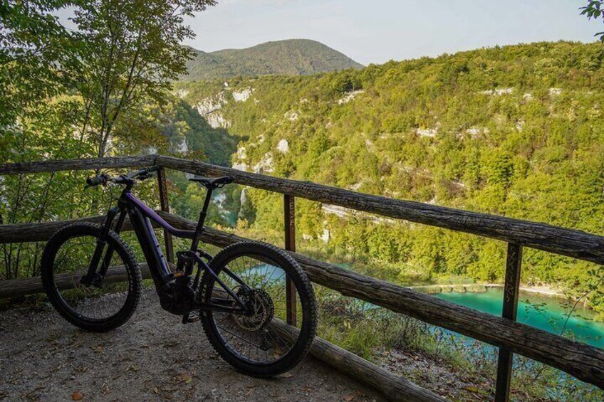 E-Bike tour Plitvice Big Waterfall Viewpoints & Tito's Villa