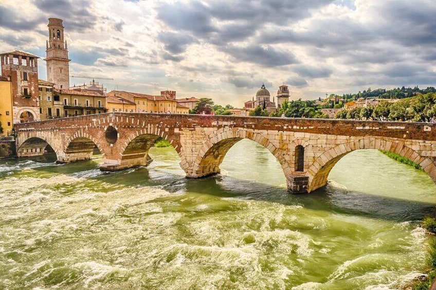 Best of Verona Tour by high speed train from Venice