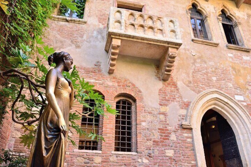 Best of Verona Tour by high speed train from Venice