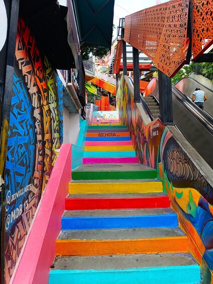 Picture 20 for Activity Medellín: Comuna 13 Graffiti Tour w/Street Food & Cable Car