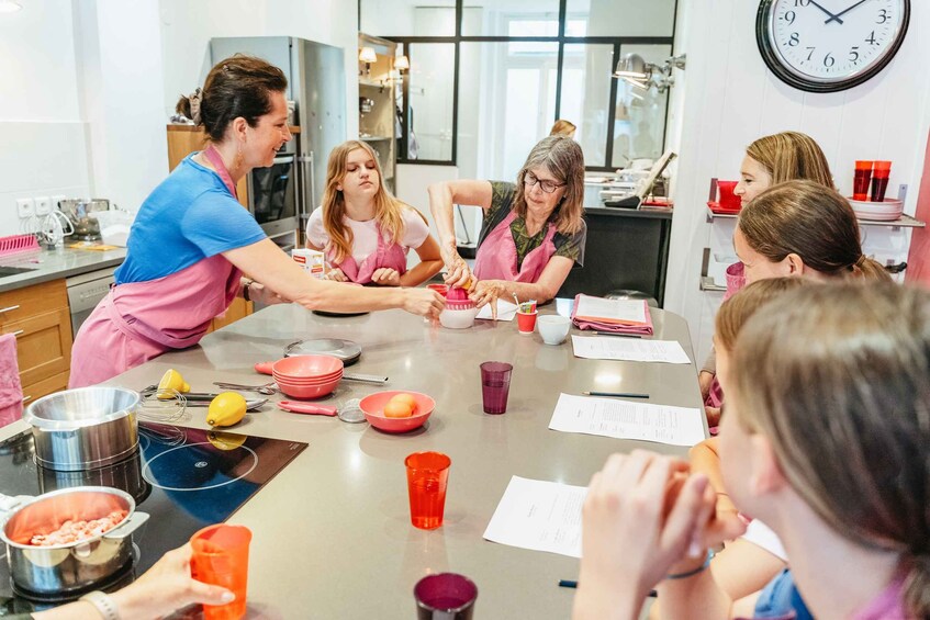Picture 15 for Activity Paris: Macarons Cooking Class with Pâtisserie Chef Noémie
