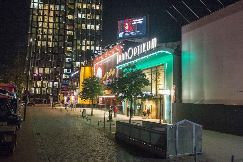 Picture 2 for Activity St. Pauli Nightlife Tour with Drag Queen in German