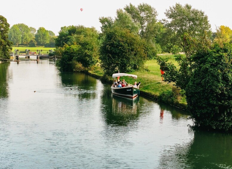 Picture 4 for Activity Oxford: Sightseeing River Cruise with Afternoon Tea