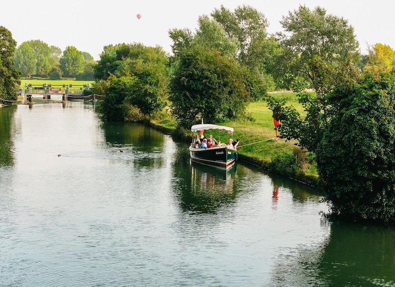 Picture 4 for Activity Oxford: Sightseeing River Cruise with Afternoon Tea