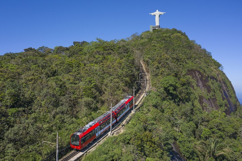 Full-Day Tour with Guanabara Bay Cruise, Christ the Redeemer & Sugarloaf