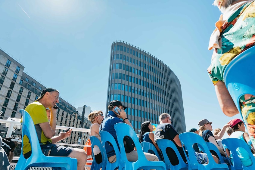 Picture 13 for Activity Berlin: 1-Hour City Tour by Boat with Guaranteed Seating