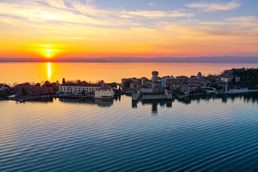 Lake Garda: Historic Castle Cruise with Wine Tasting