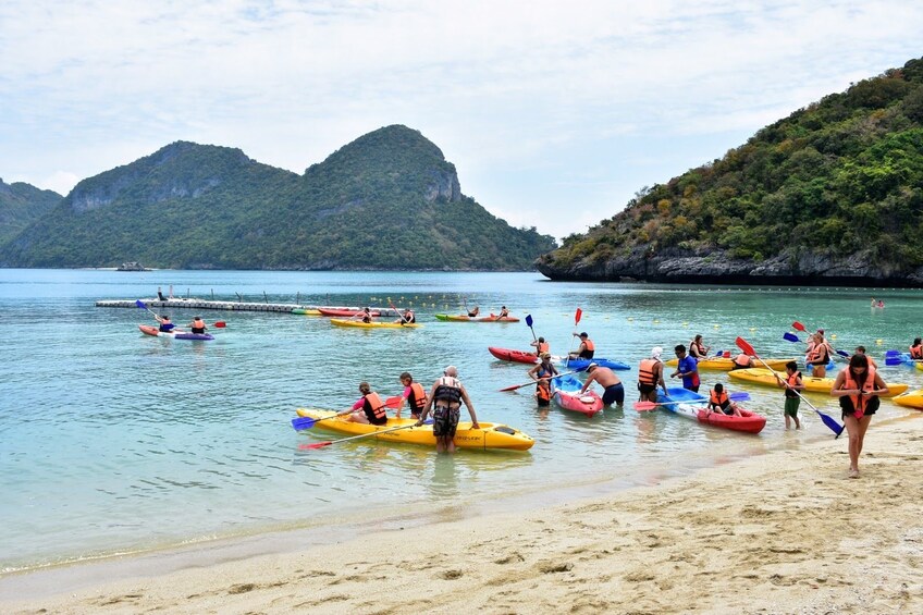Samui Island Tour to Angthong Marine Park by Big Boat with Kayaking & Lunch