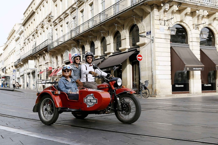 Bordeaux: Sightseeing by Side Car