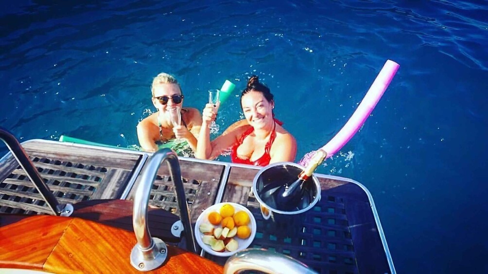Picture 2 for Activity La Spezia: Sunset Boat Tour with Aperitivo and Snacks