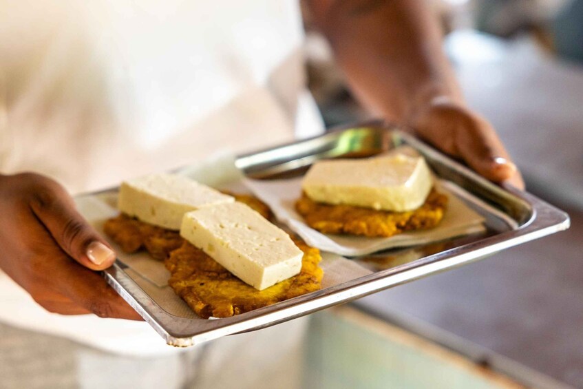 Picture 8 for Activity Cartagena: Guided Street Food Tour with Tastings