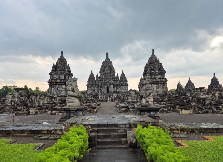 Picture 9 for Activity UNESCO Tour: Borobudur Top Access (Ticket Help) & Prambanan