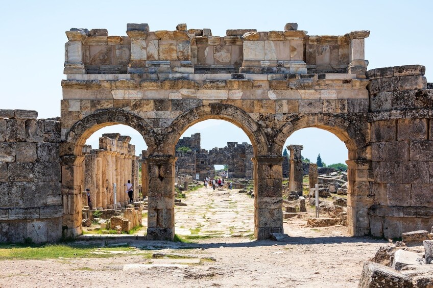 Summer Tour of Pamukkale and Hierapolis with Lake Salda