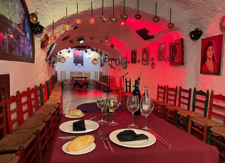 Picture 8 for Activity Sacromonte: Flamenco Show at Cuevas Los Tarantos Tickets