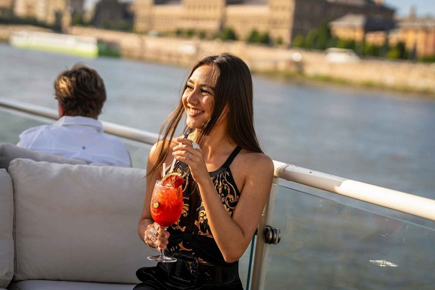 Picture 15 for Activity Budapest: Premium Sightseeing Cruise with Tokaj Frizzante