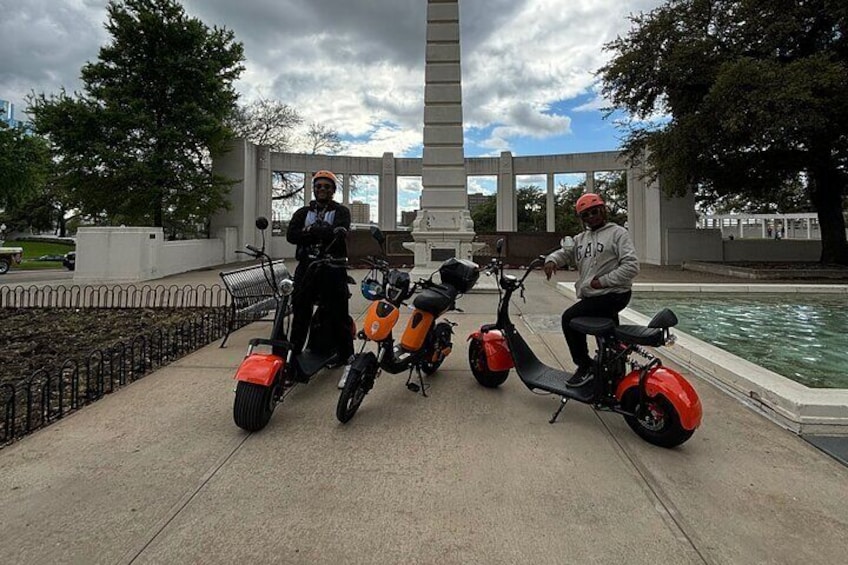 Presidential Dallas: A 2 Hr JFK Assassination Ebike Smart Tour