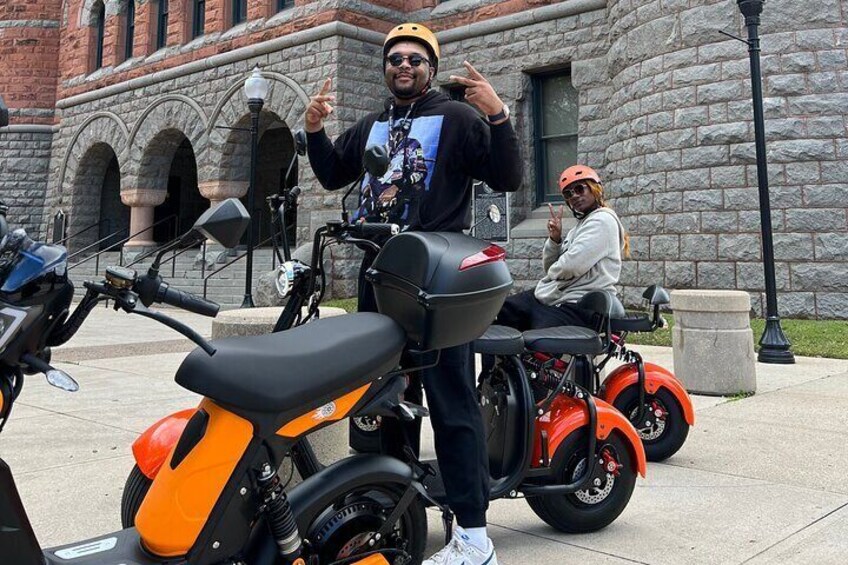 Presidential Dallas: A 2 Hr JFK Assassination Ebike Smart Tour