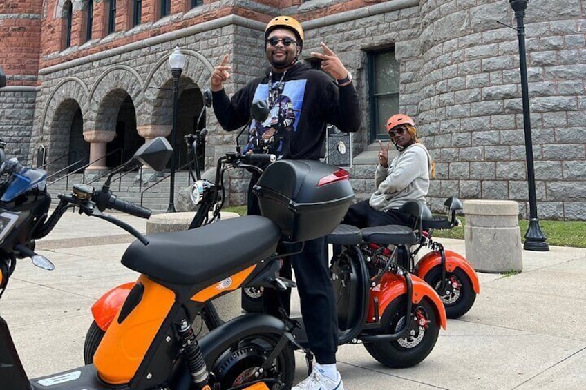 Presidential Dallas: A 2 Hr JFK Assassination Ebike Smart Tour