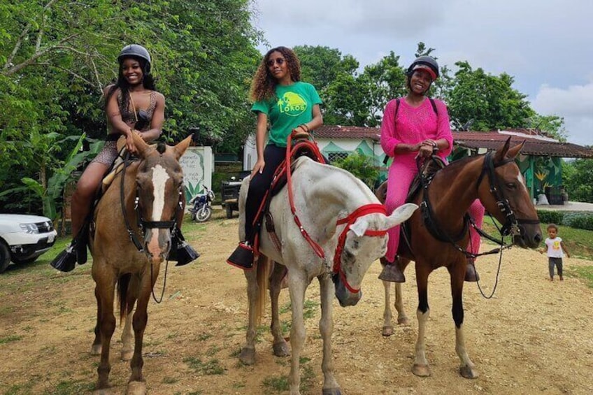 Horseback Riding & UTV Tour in Private Macaws Reserve