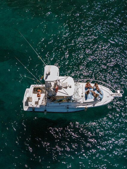 Picture 12 for Activity Puerto Colón: Coastal Boat Cruise with Swimming and Snacks