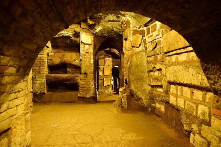 Golf Cart Driving Tour in Rome: 2.5 hrs Catacombs & Appian Way