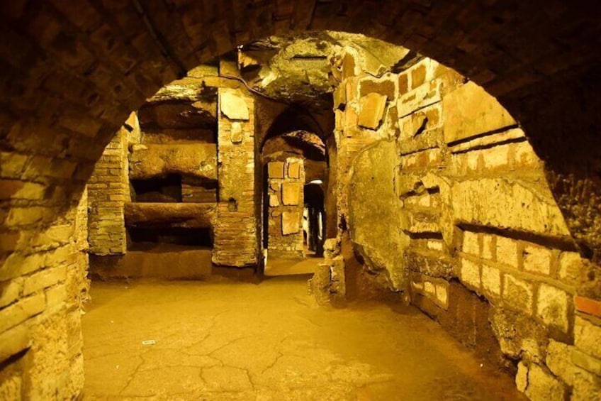 Golf Cart Driving Tour in Rome: 2.5 hrs Catacombs & Appian Way