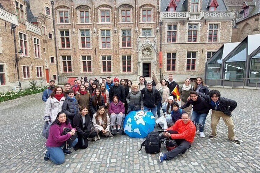 2-Hour Bruges Walking Tour with Chocolate Tasting