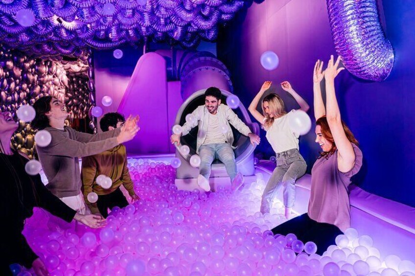 IKONO Barcelona: Immersive Experience