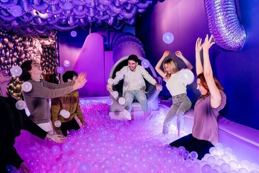 IKONO Barcelona: Immersive Experience