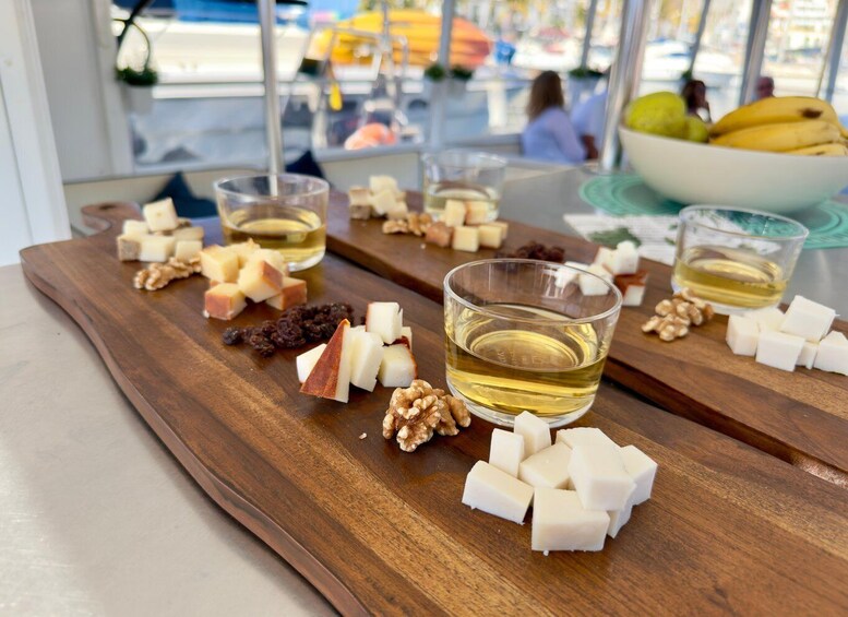 Picture 11 for Activity Explore Gran Canaria: 3h Boat Tour with Wine & Food Tasting