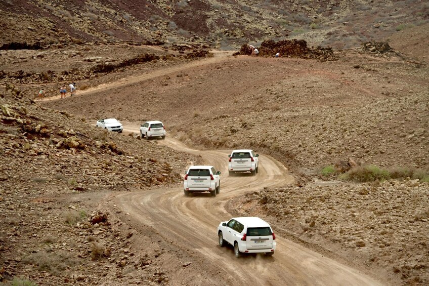 Fuerteventura 4x4 Tour and Lobos Island Catamaran Trip with Lunch 