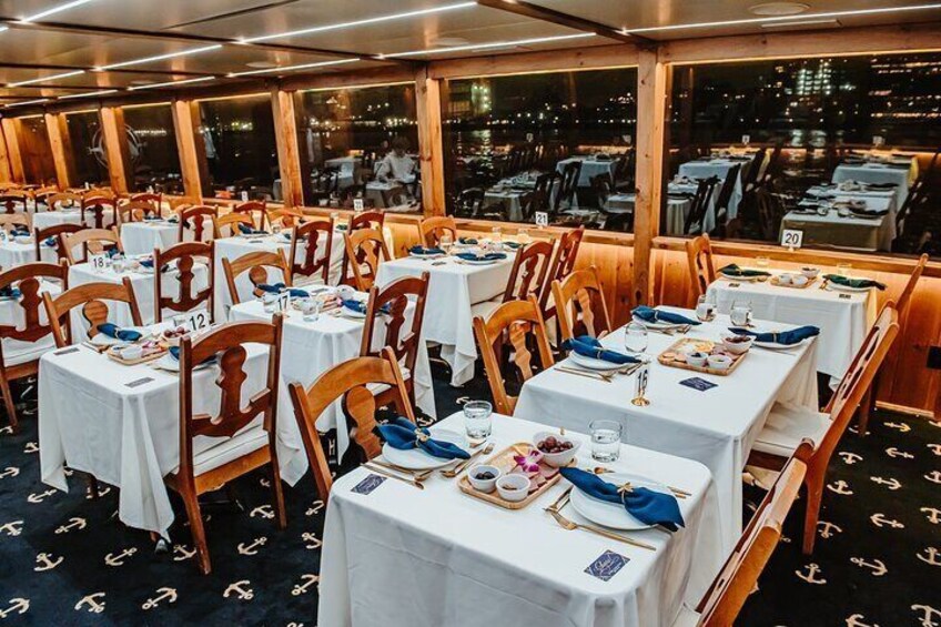 New York City Dinner Cruise with Live Music 