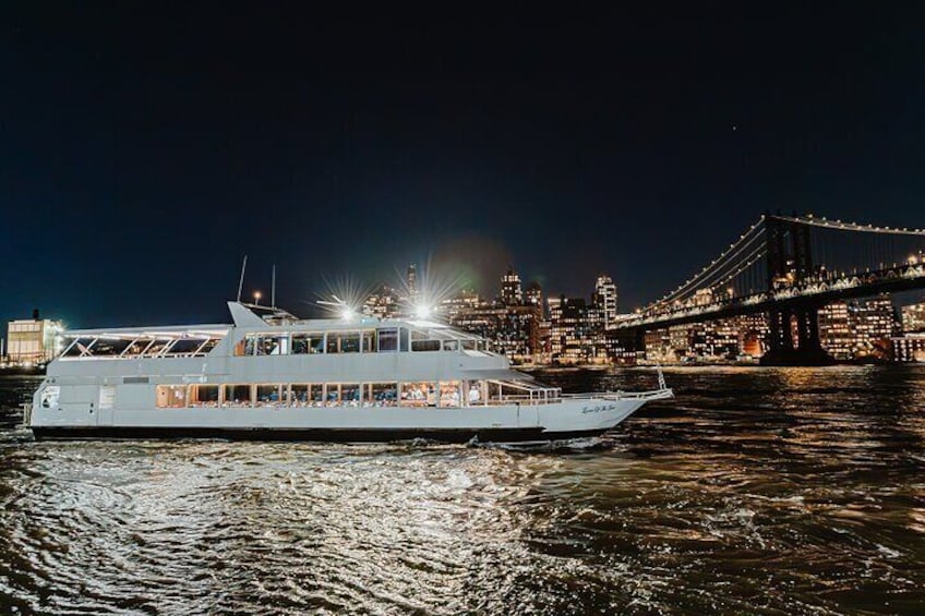 New York City Dinner Cruise with Live Music