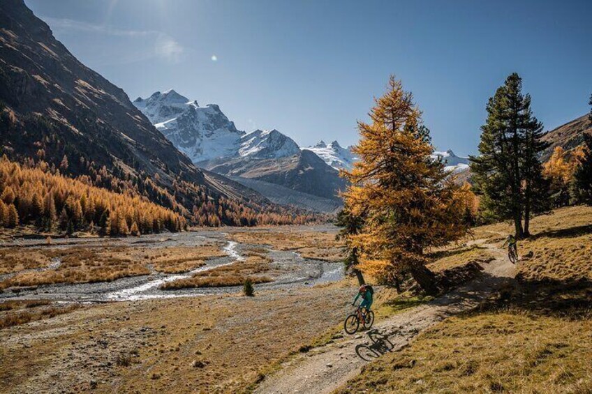 Discover the Formidable Lake of the Chamonix Valley MTB e-bike